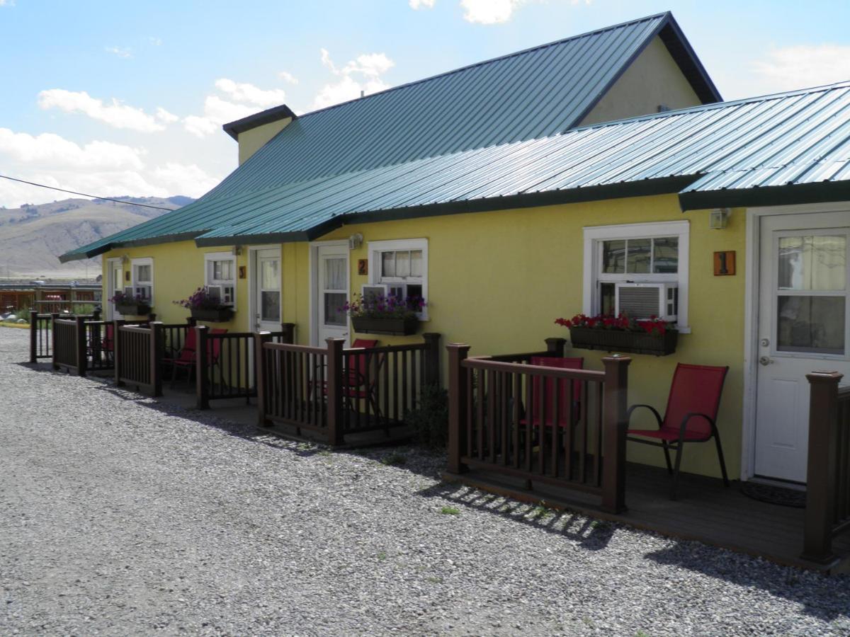 Yellowstone Riverside Cottages Gardiner Exterior foto