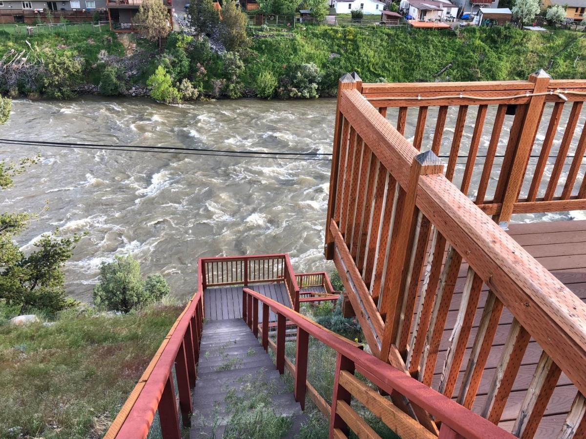 Yellowstone Riverside Cottages Gardiner Exterior foto